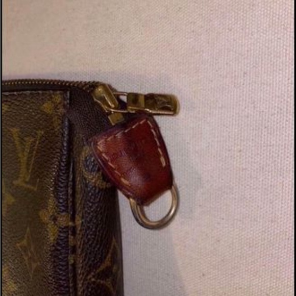 Louis Vuitton Monogram Clutch Pouch - Picture 8 of 9